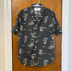 Adorable Old Navy Hawaiian Button Down Short Sleeve